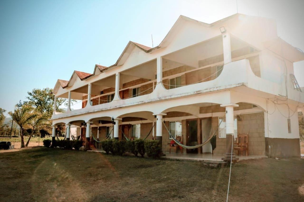 Hotel Y Restaurante El Texano Tamasopo Exteriör bild