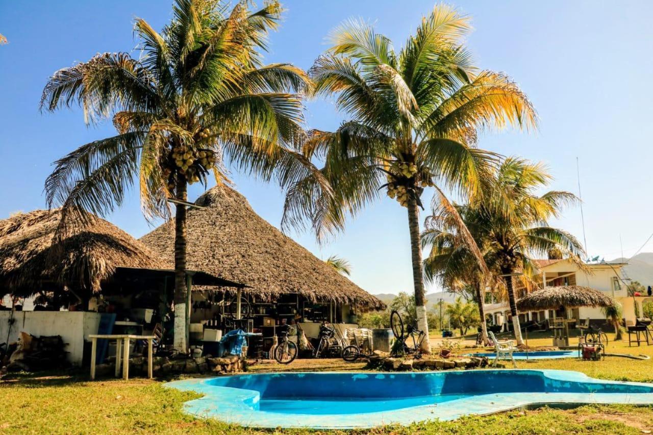 Hotel Y Restaurante El Texano Tamasopo Exteriör bild